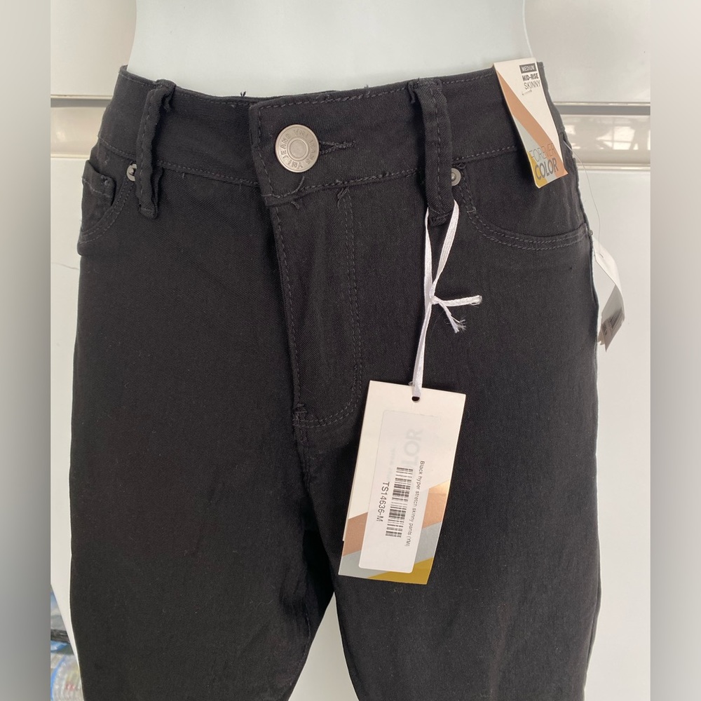 YMI’s PERFECT Jet black hyper stretch skinny Jean - Picture 2 of 7